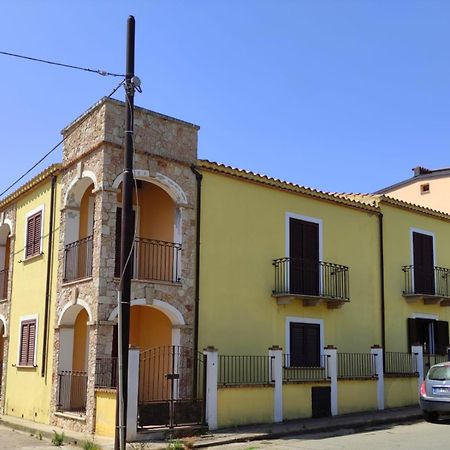 Appartamento Casa il Cortile Fiorito Tortolì Esterno foto