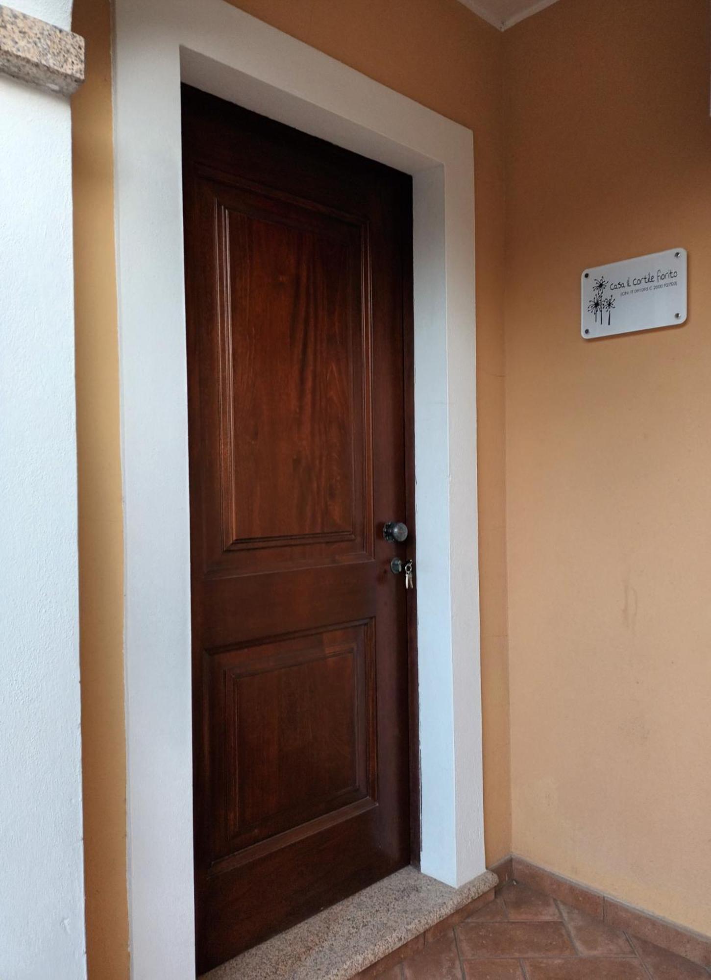 Appartamento Casa il Cortile Fiorito Tortolì Esterno foto